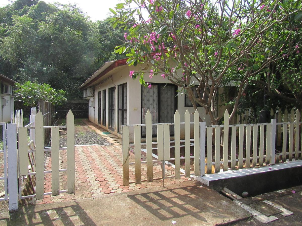 Retreat Chalets, The Nest, At Sparsh Resorts, Karjat Exterior foto