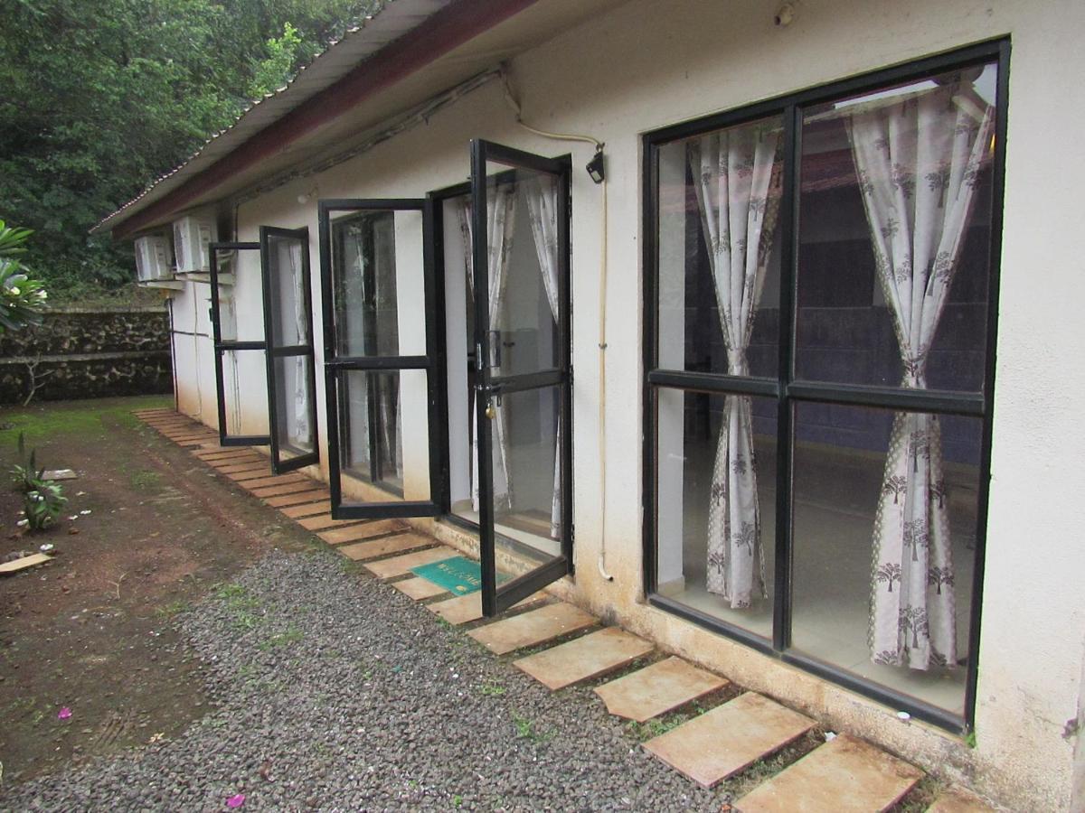 Retreat Chalets, The Nest, At Sparsh Resorts, Karjat Exterior foto
